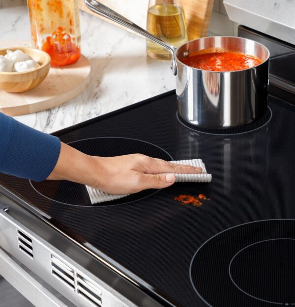 GE 30″ Freestanding Electric Range